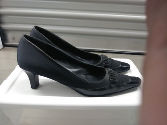 Authentic Ferragamo Salvatore leather women's shoes size 8 and 1/2 with Ferragamo Salvatore shoe protector