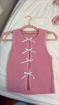 Pink tank with bows