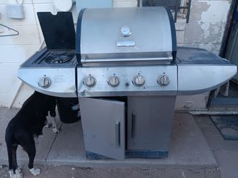 GRILLS