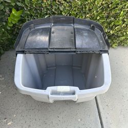  Storage/recycling containers/bins