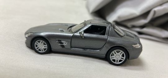 Mercedes-Benz SLS AMG 6.3 Die-Cast Model Car