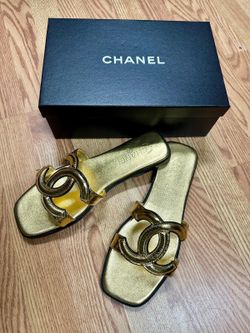 Chanel slides