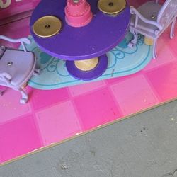 Doll House 