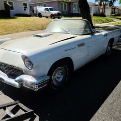 1957 Ford Thunderbird