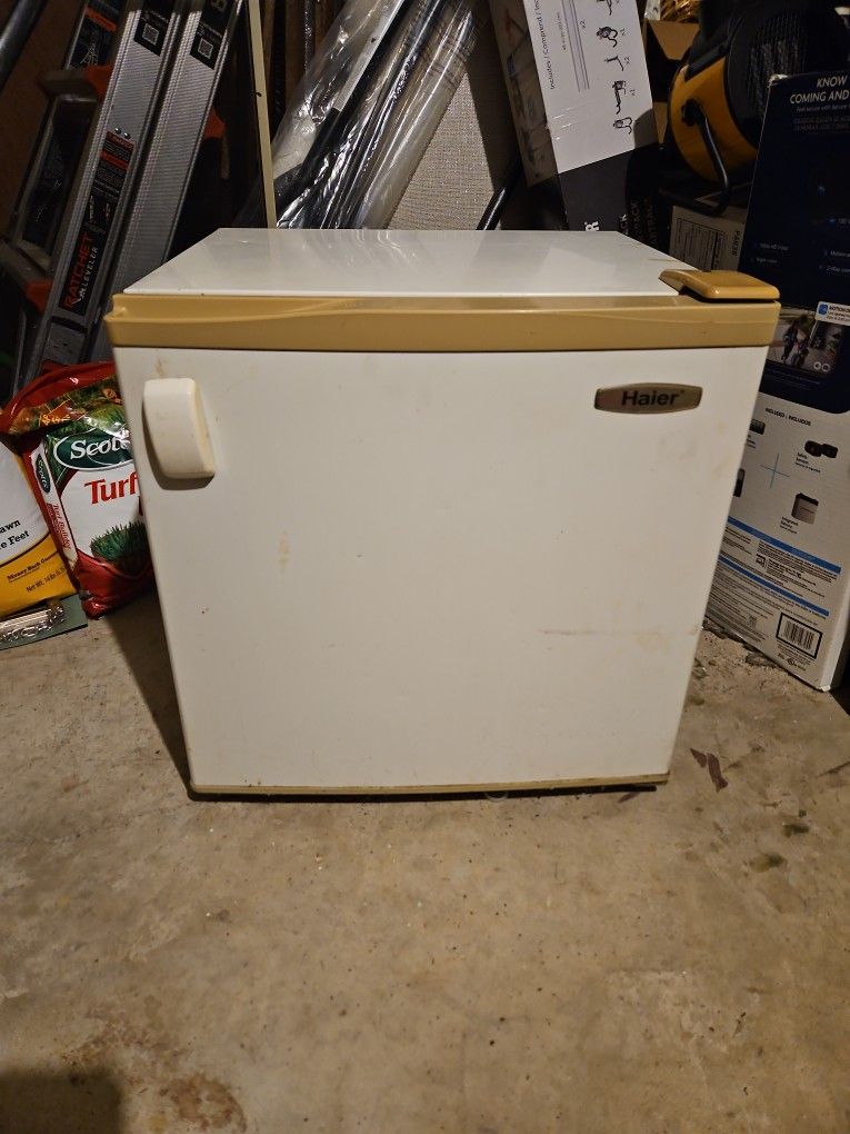 Mini Fridge With Freezer