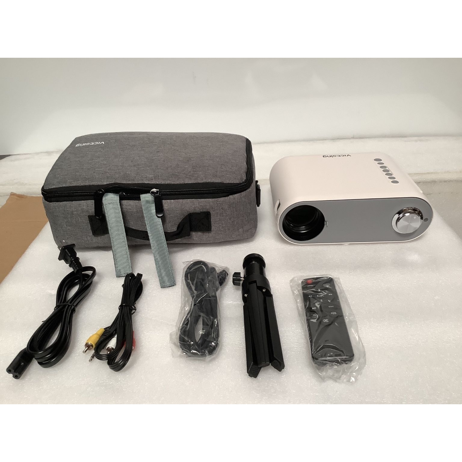 Victsing BH500A LED Portable Desktop Video Projector 1080P WiFi 6000 Lux. Bluetooth. . 150 Inch