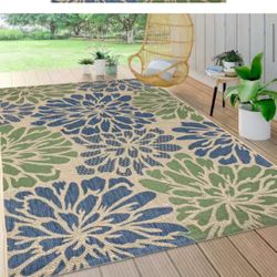 Zinnia Modern Floral Navy/Green 5 ft. 3 in. x 7 ft. 7 in. Textured Weave Indoor/Outdoor Area Rug
