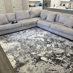 Couch / Sofa / Sectional 