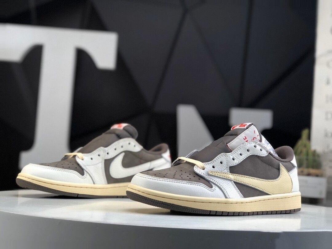 Jordan 1 Low Travis Scott Reverse Mocha 54 