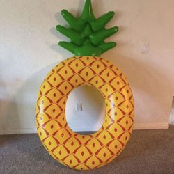 Pineapple Pool Lake Float. Used Once. No Holes. Perfect for Pool Party. Desert trip. Bachelorette. Festival 