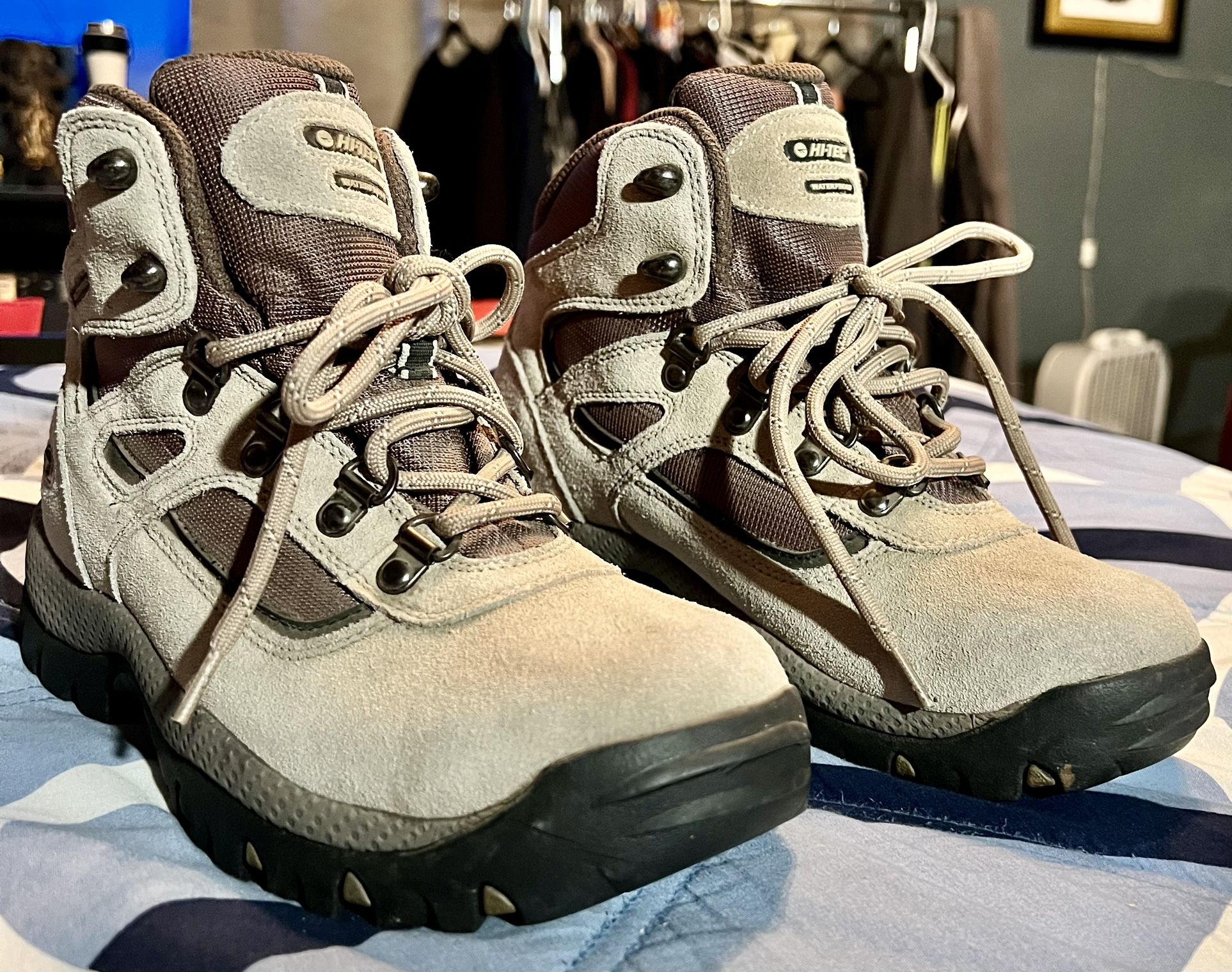 Hi-Tec Womens Size 8 US / waterproof boots / Wos Canyon WP 40067w / taupe