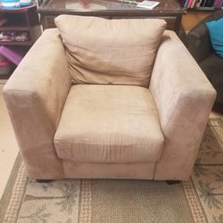 Comfortable Box Chair