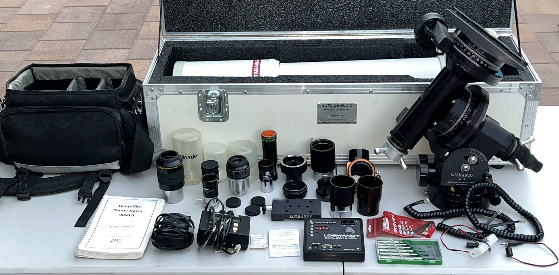 Takahashi TOA-130 f/7.7 Ortho Apochromat Refractor + Extras & LosmandyG-11 Mount