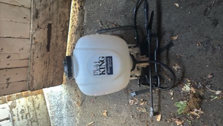 Field King back sprayer