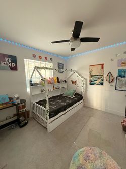 Twin bed (1 month old)