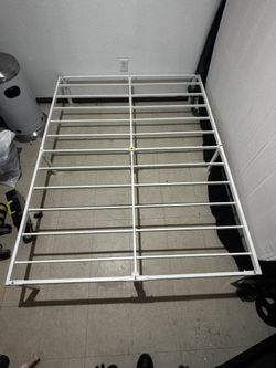 QUEEN METAL BED FRAME