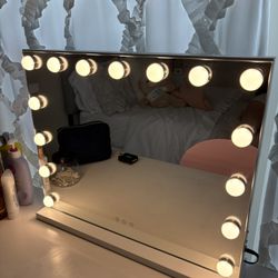 Vanity bulb mirror! 