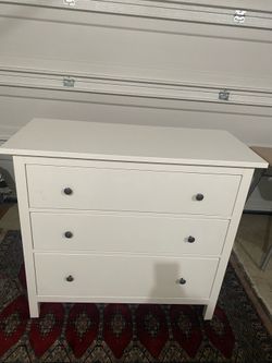 Almost new dresser