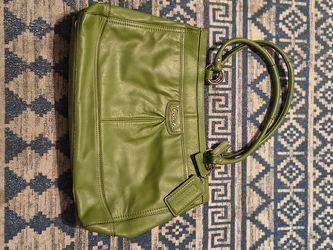 F19728 coach