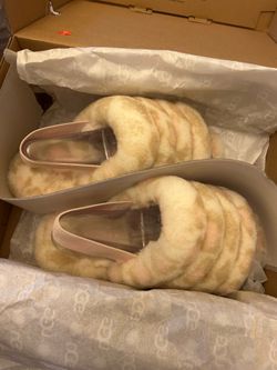 UGG Fluff Yeah Slide Sandals Size 7
