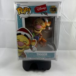 Funko Pop Disney Winnie The Pooh Tigger Holiday #1130 Vinyl Figure W/ Protector