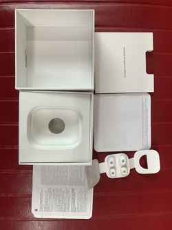AirPods Prop (just The Box And Silicone Ear)