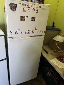 Refrigerador Mediano Blanco Tranaja Muy Bien.