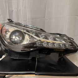 2017-2020 TOYOTA 86 RH HEADLIGHT OEM