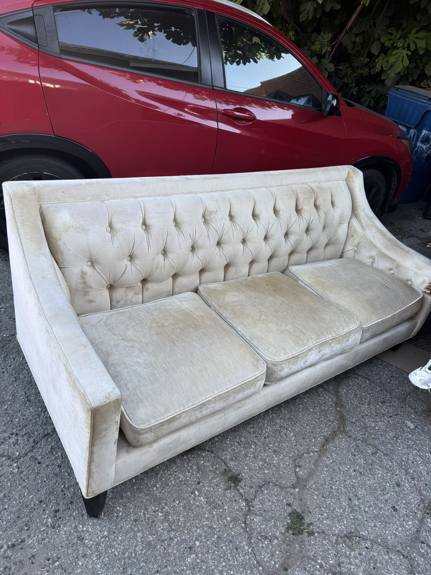 Tuffed Couch For Sale