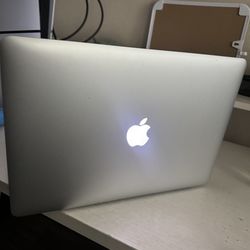 2015 16bg MacBook Pro 15 inch screen core 17