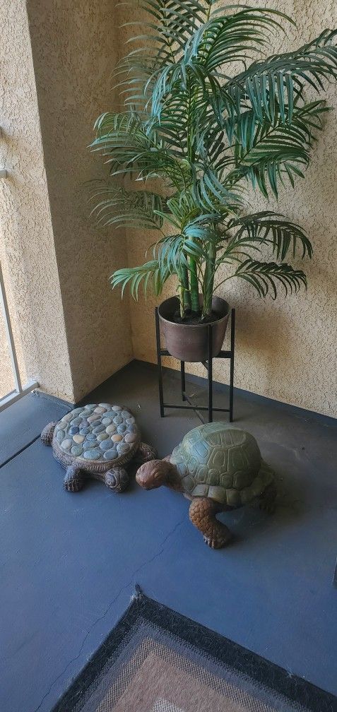 Outdoor Decor Turtles
