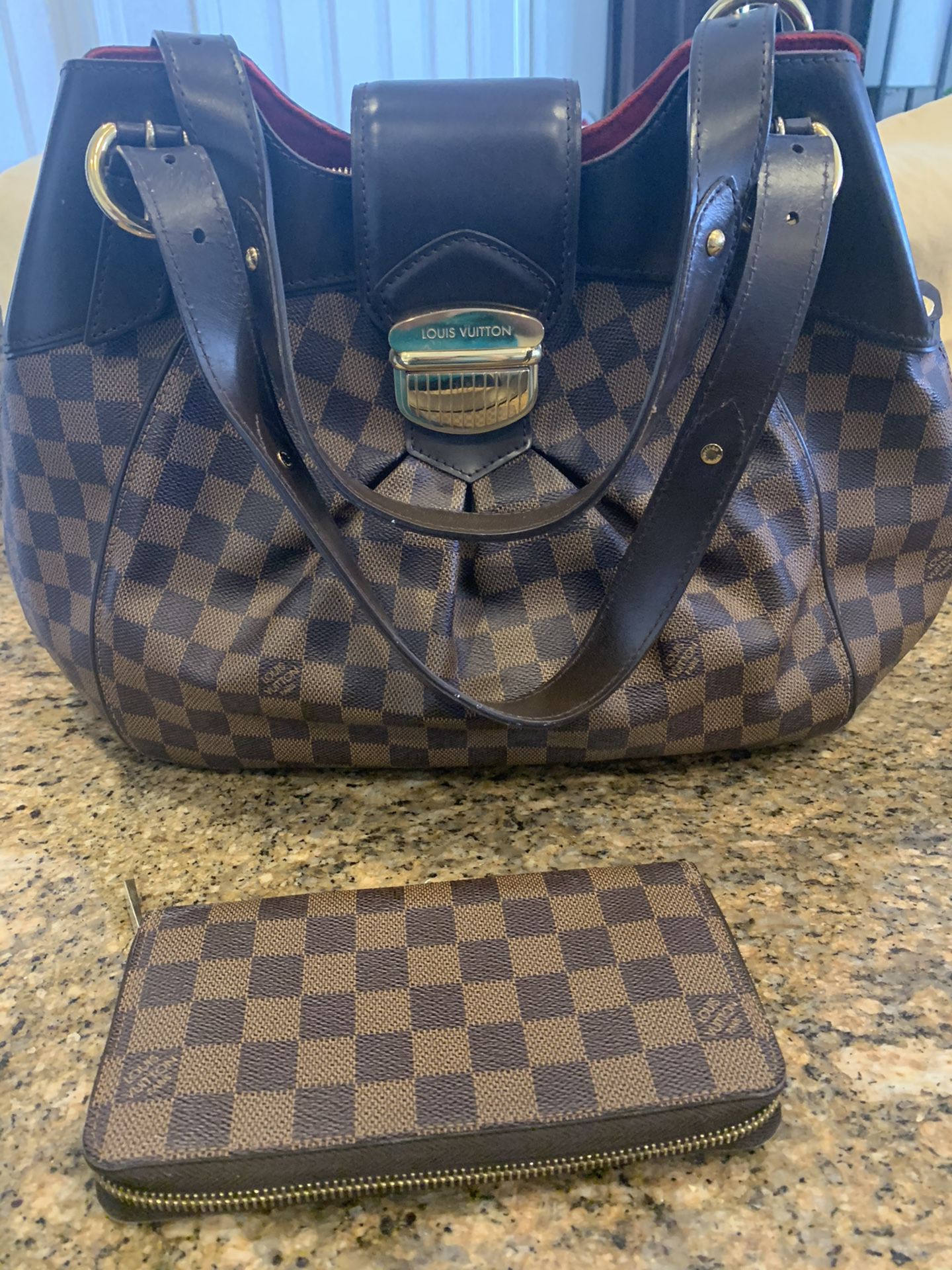 Louis Vuitton brown checkered purse with wallet for Sale in Las Vegas, NV -  OfferUp