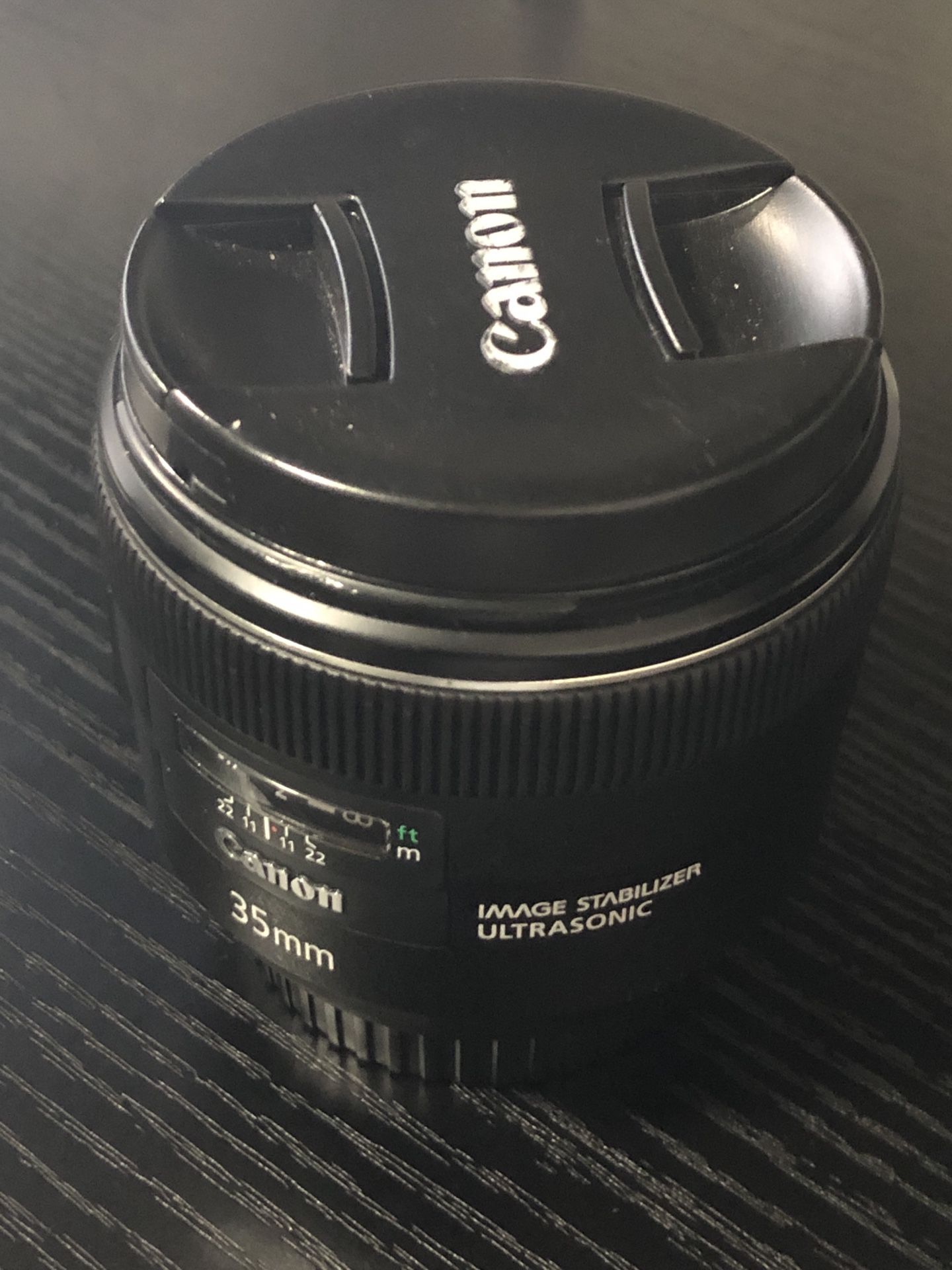 Canon 35mm F2 IS USM- excellent condition