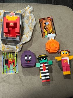 2025 Minecraft Movie McDonald’s Lot Of 5 Hamburglar & Birdie & Grimace & Helmet