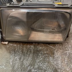 Mercedes W124 E320 Left Headlight