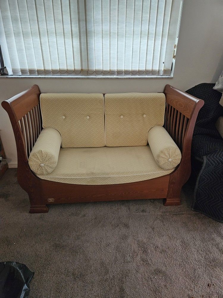 "Pali" Solid Wood Convertible Crib