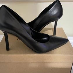 Brand new Steve Madden Heels
