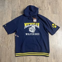 NWT Mitchell & Ness University of Michigan Short Sleeve Hoodie Size L