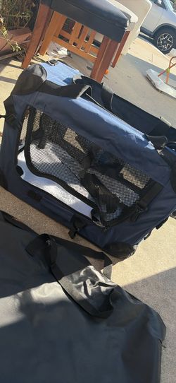 Petprsco Portable Collapsible Dog Crate, Travel Dog Crate 24x17x17 with Soft Warm Blanket and Foldable Bowl for Large Cats & Small Dogs Indoor and Out