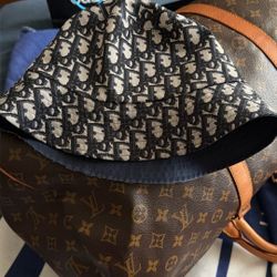 DIOR BUCKET HAT