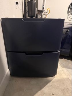 Two Used GE 16-in x 27.9-in Universal Laundry Pedestal (Sapphire Blue)