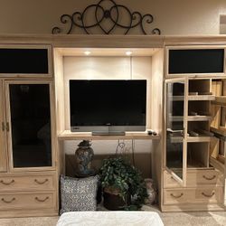 Wall Unit Lots Of Storage.  $100
