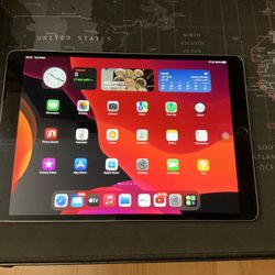 iPad Pro 12.9 Inch 256 GB 2nd Gen Wi-Fi PRICED TO SELL