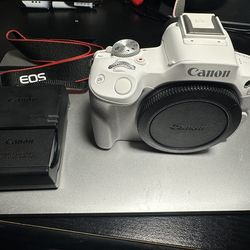 Canon EOS R50 24.2MP Mirrorless Camera (White, Body Only) in excellent,near mint