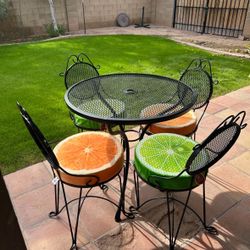 Patio Set. Super Cute. Table and Chairs. Very Nice Condition.