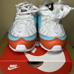 DS Women’s Air Max 98 SE “Cosmic Clay” size 5.5 MSRP: $170