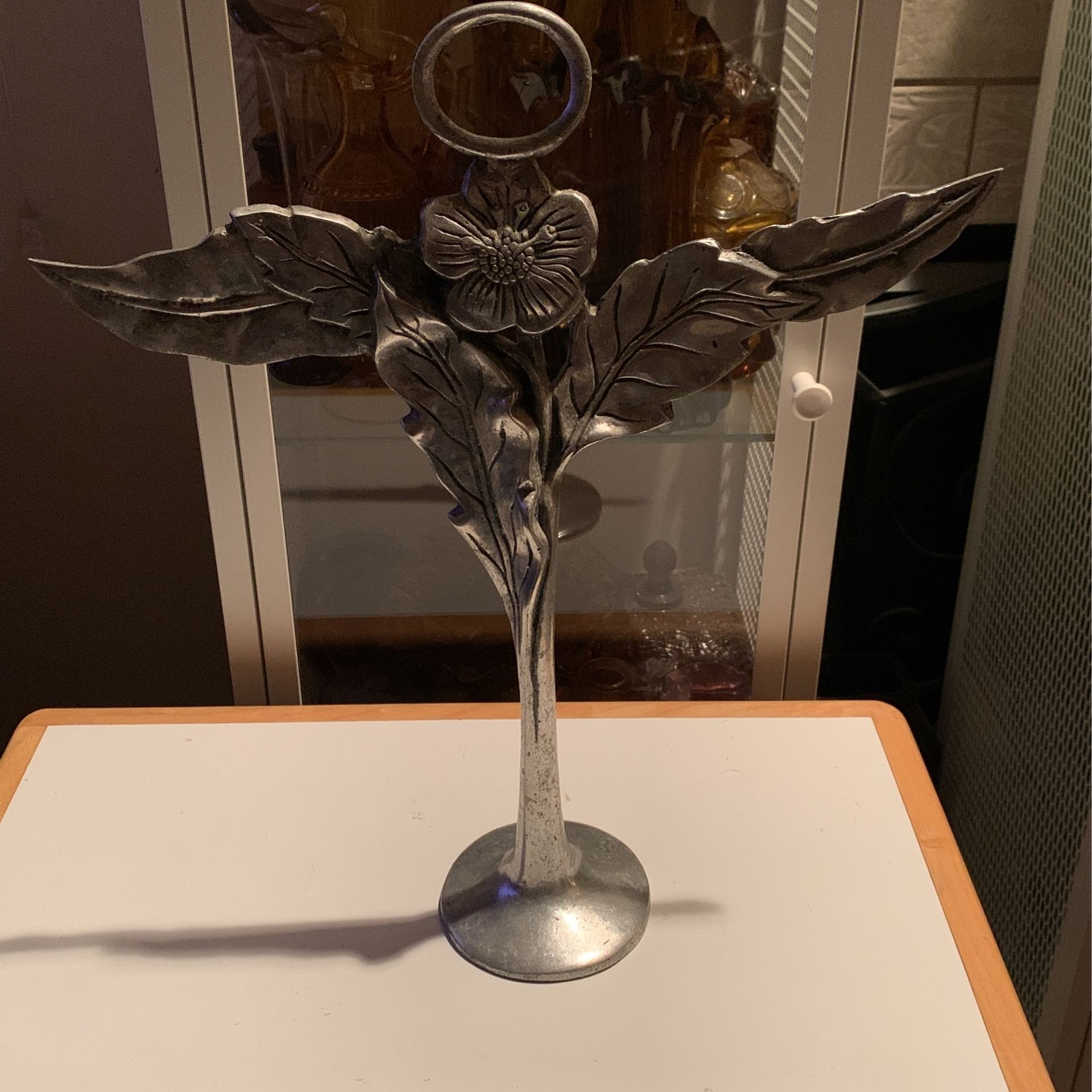 Vintage Floral Towel Holder