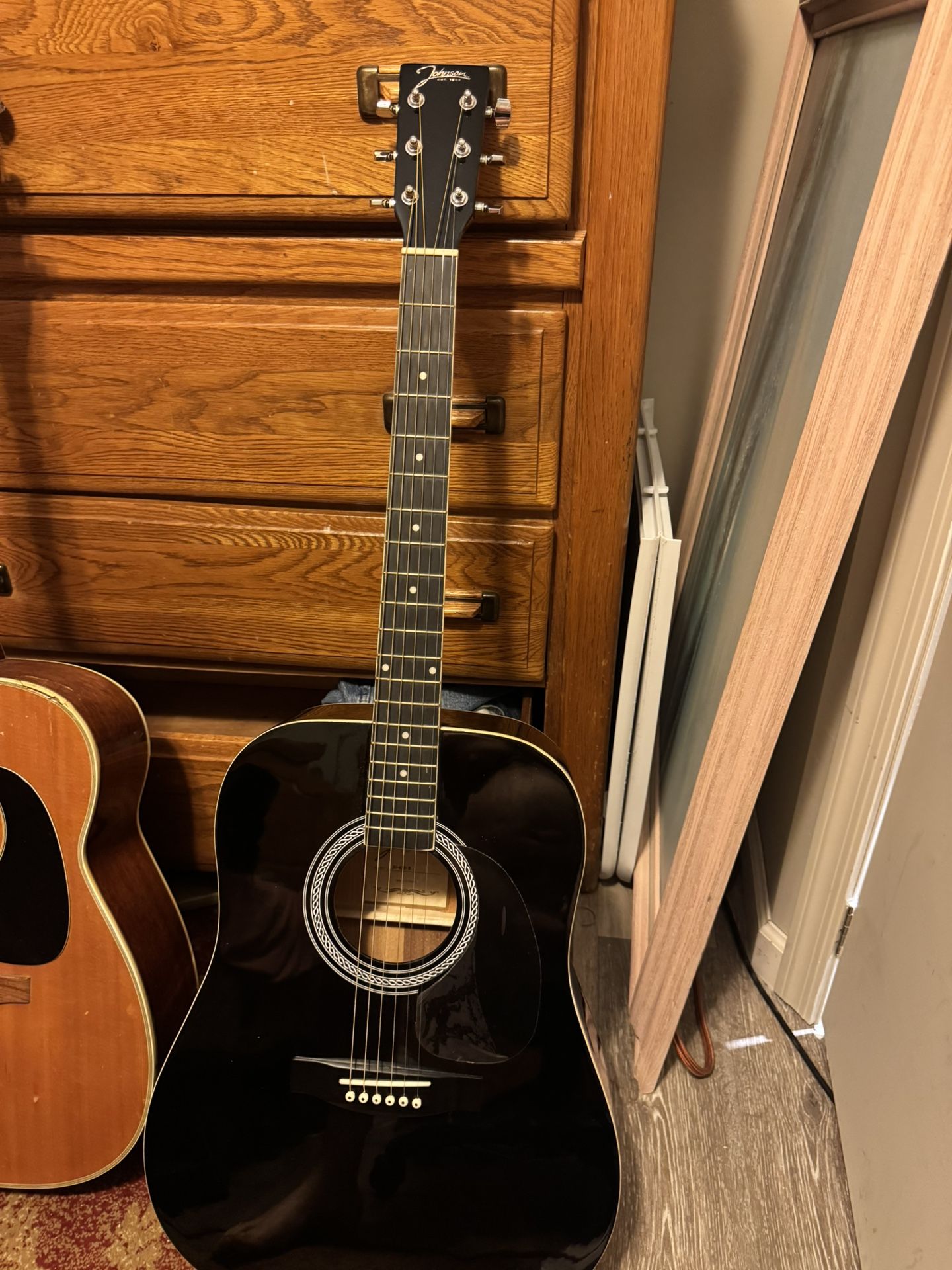 johnson full size acoustic jg610
