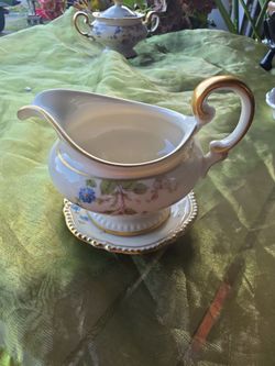 Sunnyvale Gravy boat