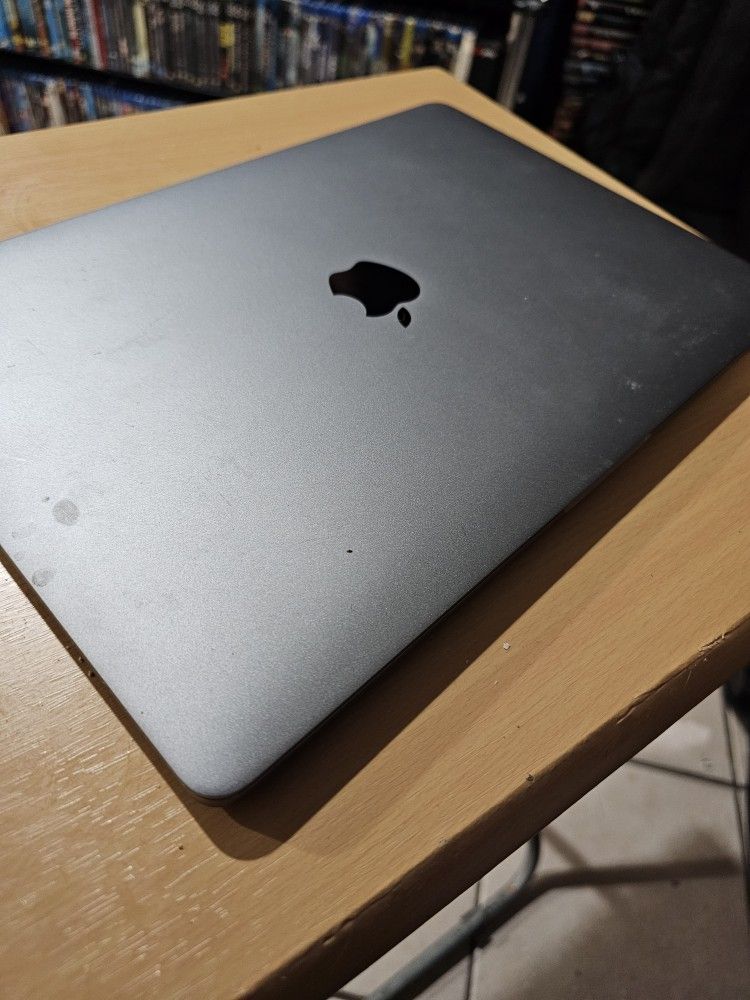 Macbook Pro 2018 - For Parts